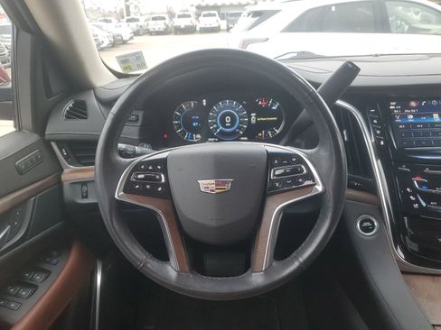 Used 2019 Cadillac Escalade Premium Luxury w/ LPO, Radiant Package image 11