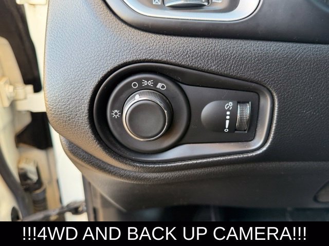 Used 2020 Jeep Renegade Sport w/ Sport Appearance Group AWD/4WD image 24