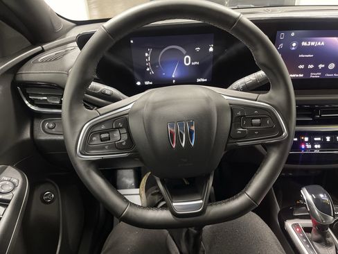 Used 2024 Buick Envista Avenir image 31