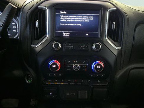 Used 2021 GMC Sierra 1500 AT4 w/ AT4 Premium Package AWD/4WD image 18