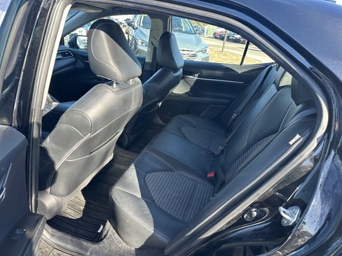 Used 2022 Toyota Camry SE image 13