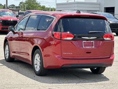 New 2027 Chrysler Pacifica LX FWD image 4