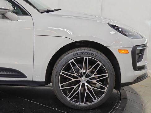 New 2026 Porsche Macan image 11