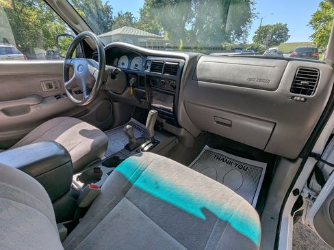 Used 2002 Toyota Tacoma 4x4 Xtracab V6 w/ SR5 Pkg w/ Chrome Pkg image 18
