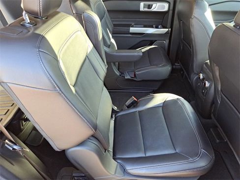 Used 2023 Ford Explorer Limited w/ Limited Technology Package image 28