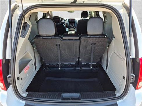 Used 2019 Dodge Grand Caravan SXT FWD image 6