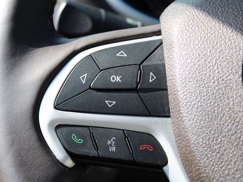 Used 2016 Jeep Cherokee Overland w/ Technology Group AWD/4WD image 11