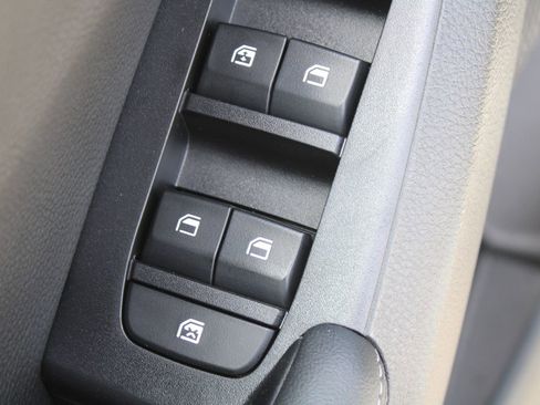 New 2026 Kia Seltos S FWD image 19