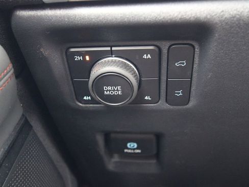 Used 2025 Ford Expedition Active image 23