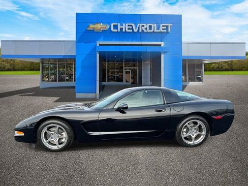 Used 2004 Chevrolet Corvette Coupe w/ Preferred Equipment Group image 3