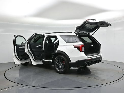 New 2026 Ford Explorer ST AWD/4WD image 33