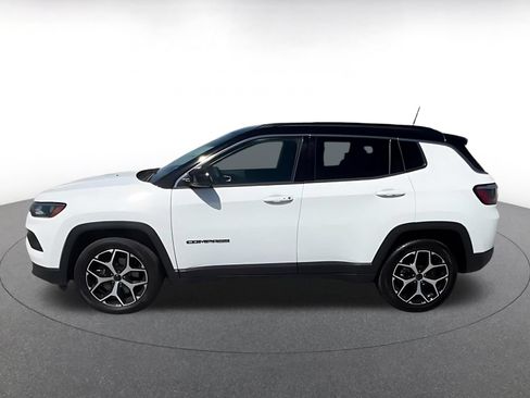 Used 2025 Jeep Compass Limited AWD/4WD image 8