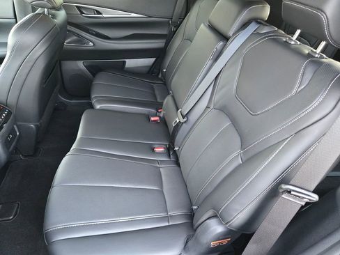 Certified 2025 INFINITI QX60 Luxe w/ Black Edition image 10