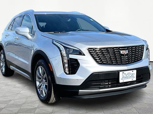 Used 2022 Cadillac XT4 Premium Luxury w/ Enhanced Visibility Package image 12