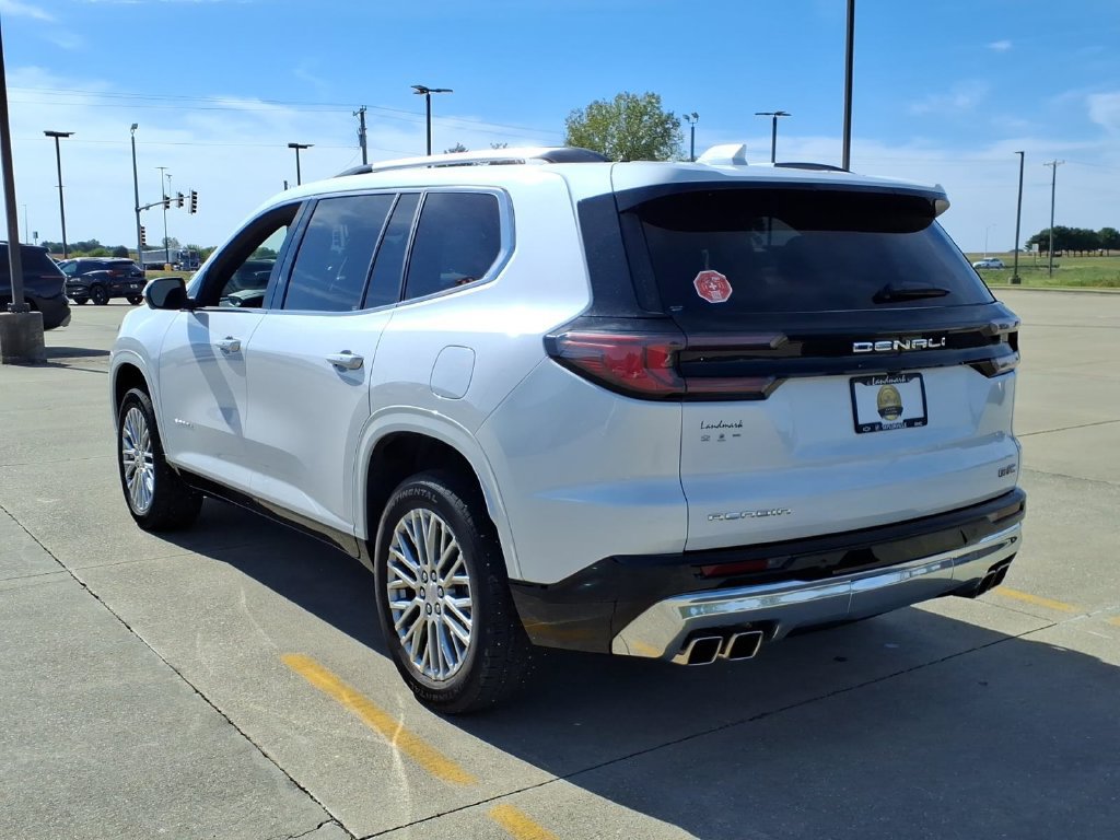 Used 2024 GMC Acadia Denali FWD image 3
