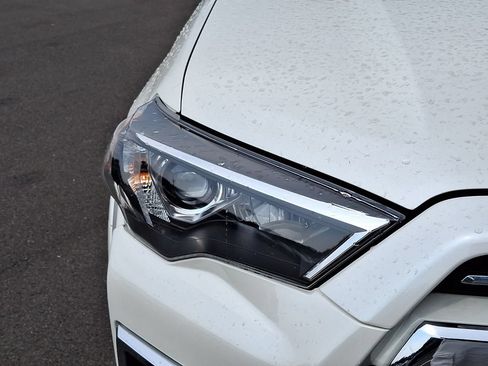 Used 2022 Toyota 4Runner Limited AWD/4WD image 12