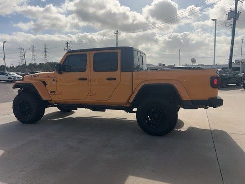 Used 2021 Jeep Gladiator Willys image 6