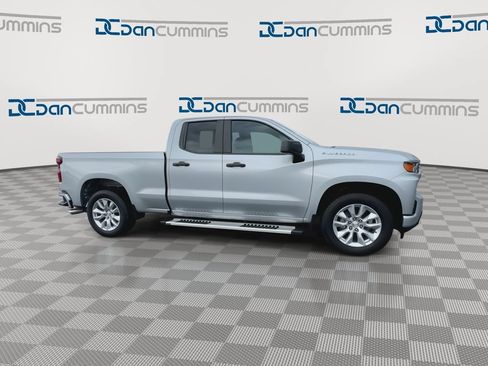 Used 2020 Chevrolet Silverado 1500 Custom w/ Custom Value Package RWD image 9