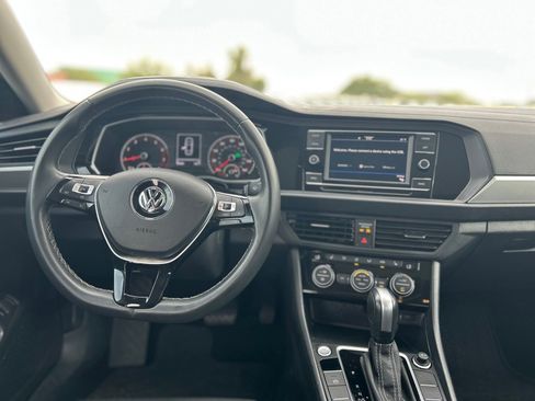 Used 2021 Volkswagen Jetta SE FWD image 16
