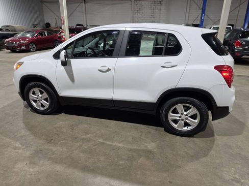 Used 2017 Chevrolet Trax LS AWD/4WD image 5