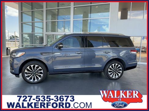 Used 2022 Lincoln Navigator Reserve AWD/4WD image 1