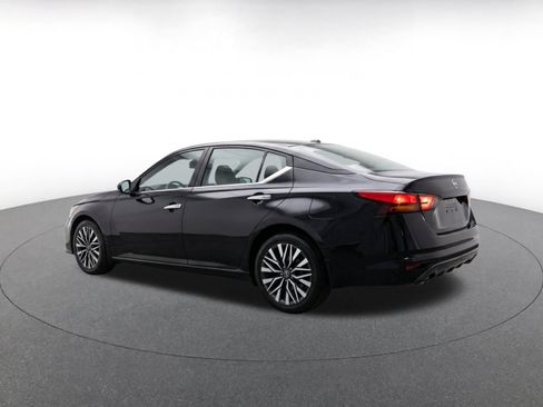 Used 2025 Nissan Altima 2.5 SV FWD image 6