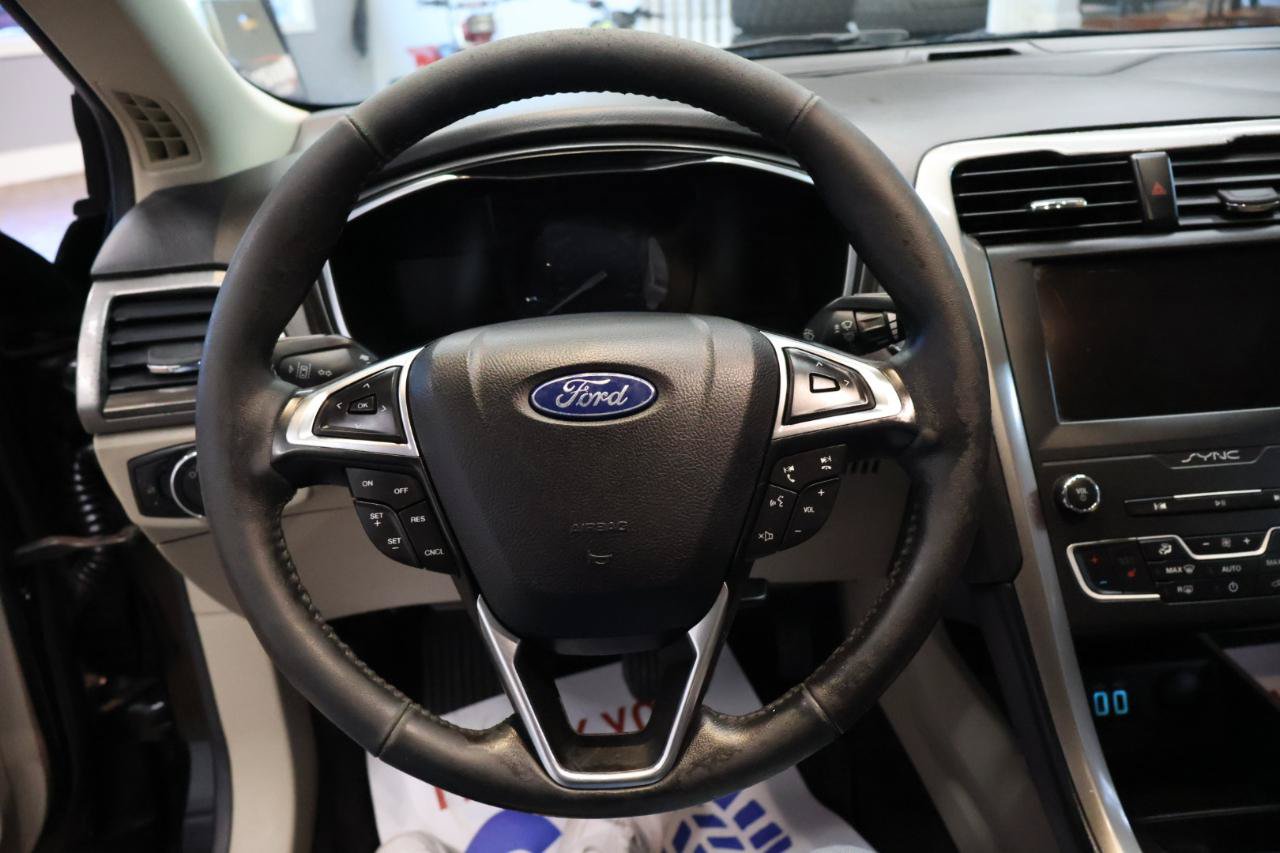 Used 2020 Ford Fusion SEL FWD image 13