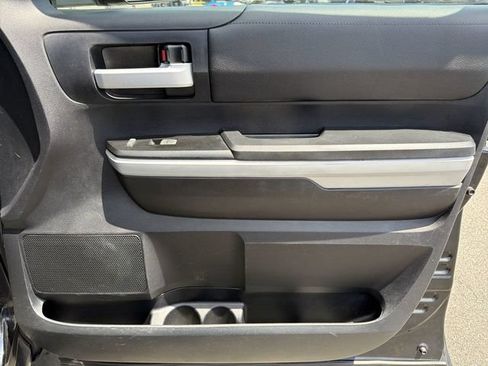 Used 2020 Toyota Tundra SR5 w/ SR5 Upgrade Package AWD/4WD image 19