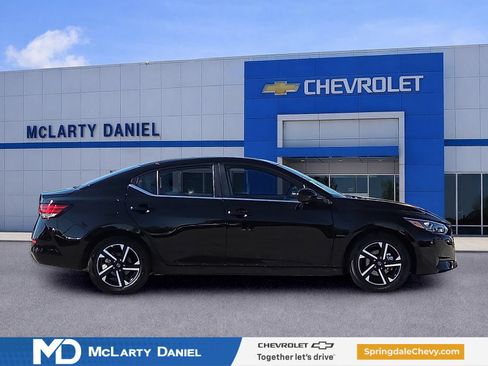 Used 2025 Nissan Sentra SV FWD image 6