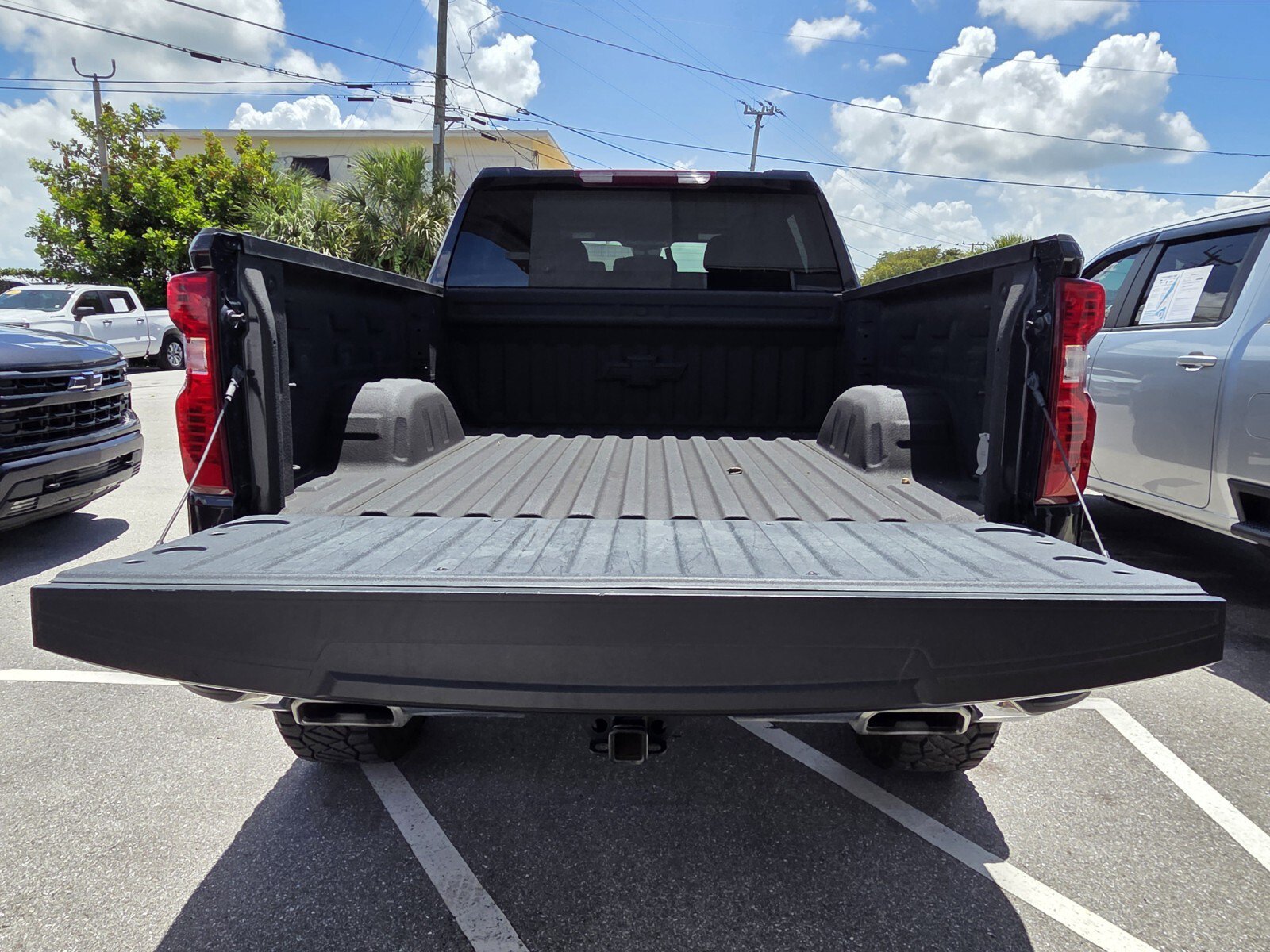 Used 2024 Chevrolet Silverado 1500 LT AWD/4WD image 12