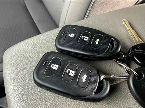 Used 2020 Hyundai Elantra SE image 10