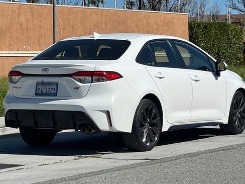 Used 2024 Toyota Corolla SE w/ SE Premium Package image 4