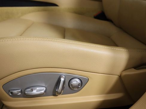 Used 2016 Porsche Panamera S image 24