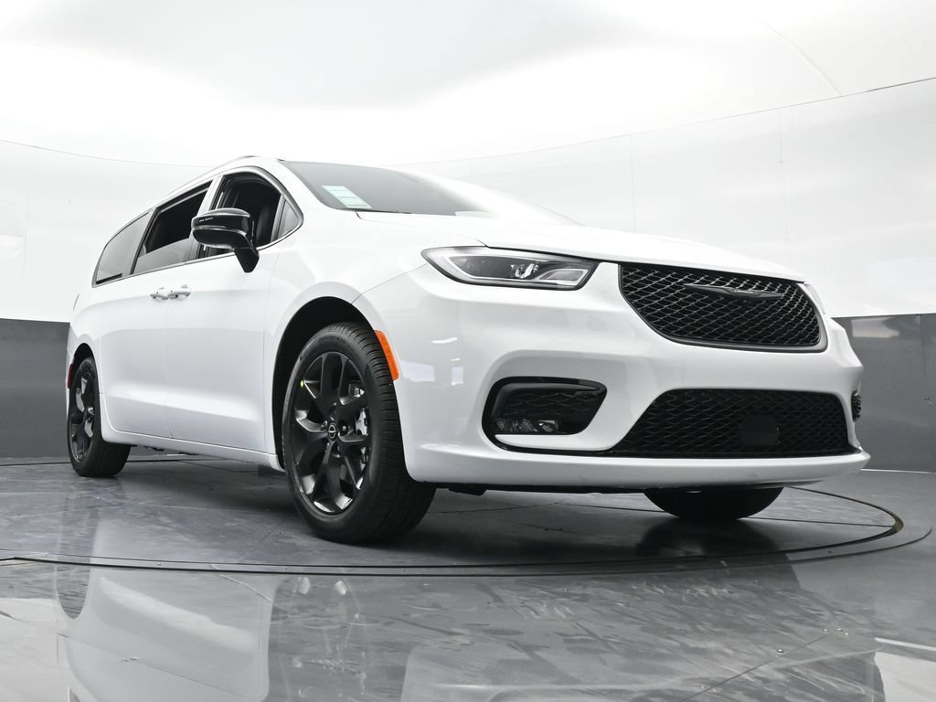 New 2026 Chrysler Pacifica Select w/ S Appearance Package FWD image 62