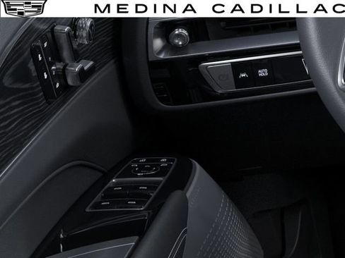 New 2026 Cadillac Lyriq Luxury AWD/4WD image 23