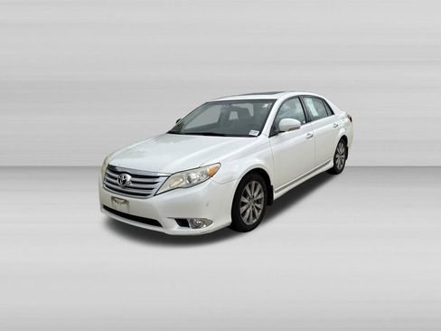 Used 2011 Toyota Avalon Limited FWD image 11