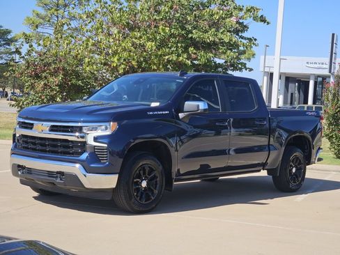 Used 2023 Chevrolet Silverado 1500 LT AWD/4WD image 3