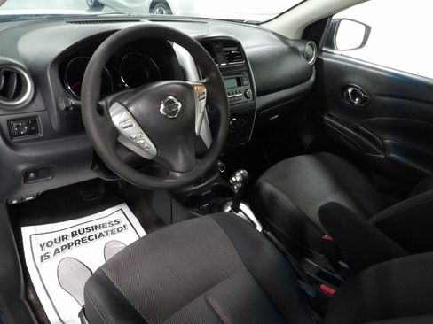 Used 2017 Nissan Versa SV FWD image 8