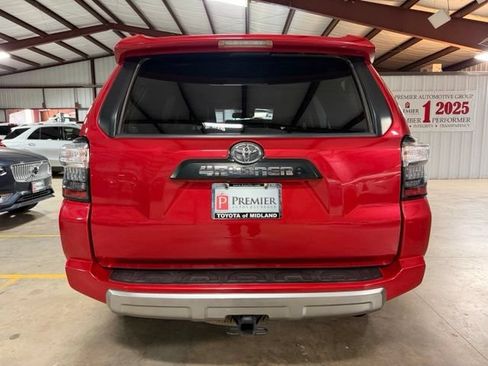 Used 2020 Toyota 4Runner TRD Off-Road Premium AWD/4WD image 7