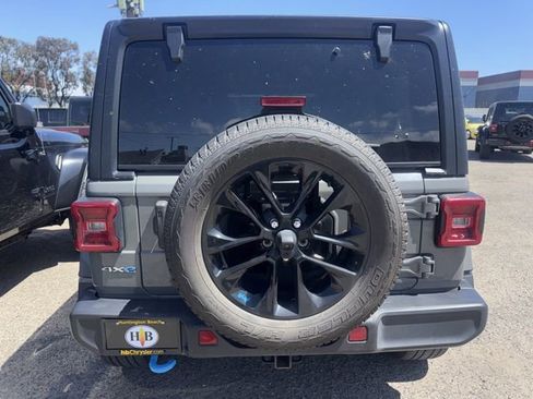 Used 2023 Jeep Wrangler Unlimited Sahara AWD/4WD image 6