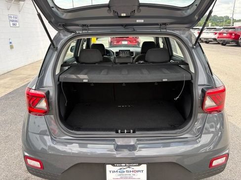 Used 2023 Hyundai Venue SEL FWD image 29