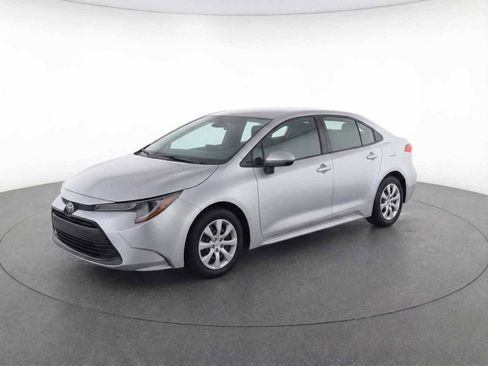Used 2023 Toyota Corolla LE w/ Carpet Mat Package (TMS) image 2
