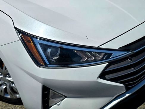 Used 2019 Hyundai Elantra SE w/ Cargo Package FWD image 23