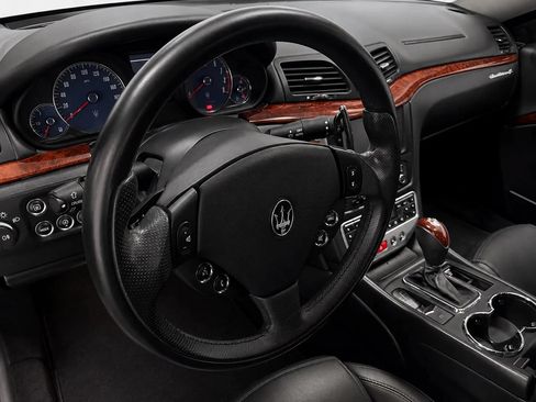 Used 2012 Maserati GranTurismo S RWD image 10
