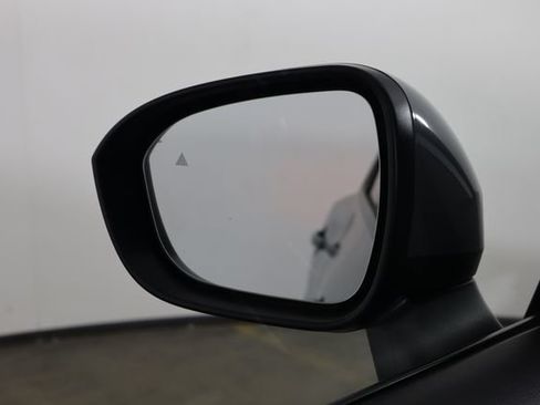 Used 2026 Nissan Rogue SV FWD image 40