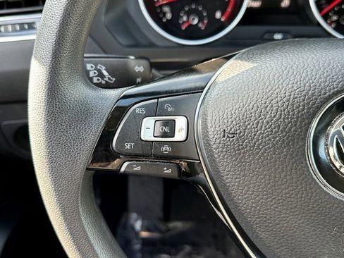 Used 2020 Volkswagen Tiguan S image 31