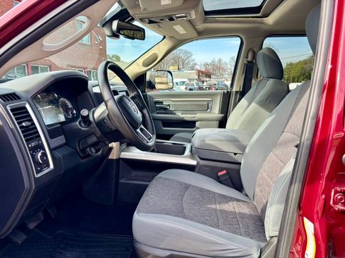 Used 2018 RAM 1500 Classic SLT image 11