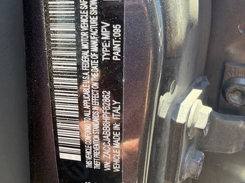 Used 2017 Jeep Renegade Latitude FWD image 12