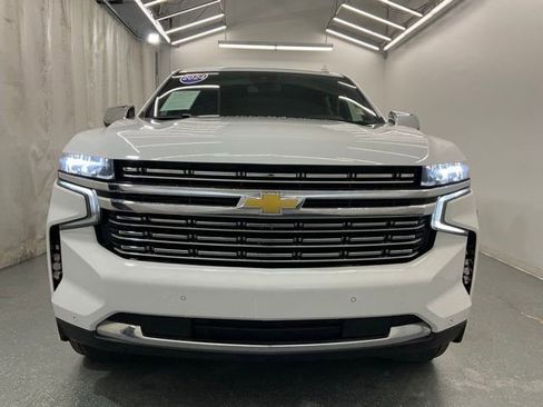 Used 2024 Chevrolet Suburban Premier AWD/4WD image 3