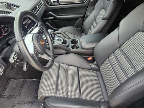 Used 2023 Porsche Cayenne GTS image 12